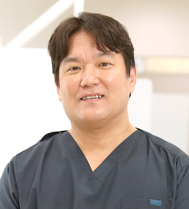歯科医師 久岡　白石