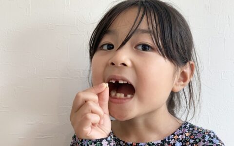 大人の歯がなかなか生えてこないのはなぜ？