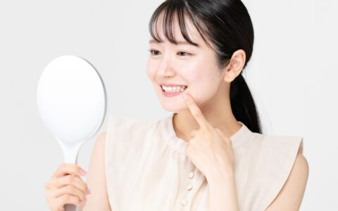 セラミック治療とは？銀歯との違い・メリットを解説